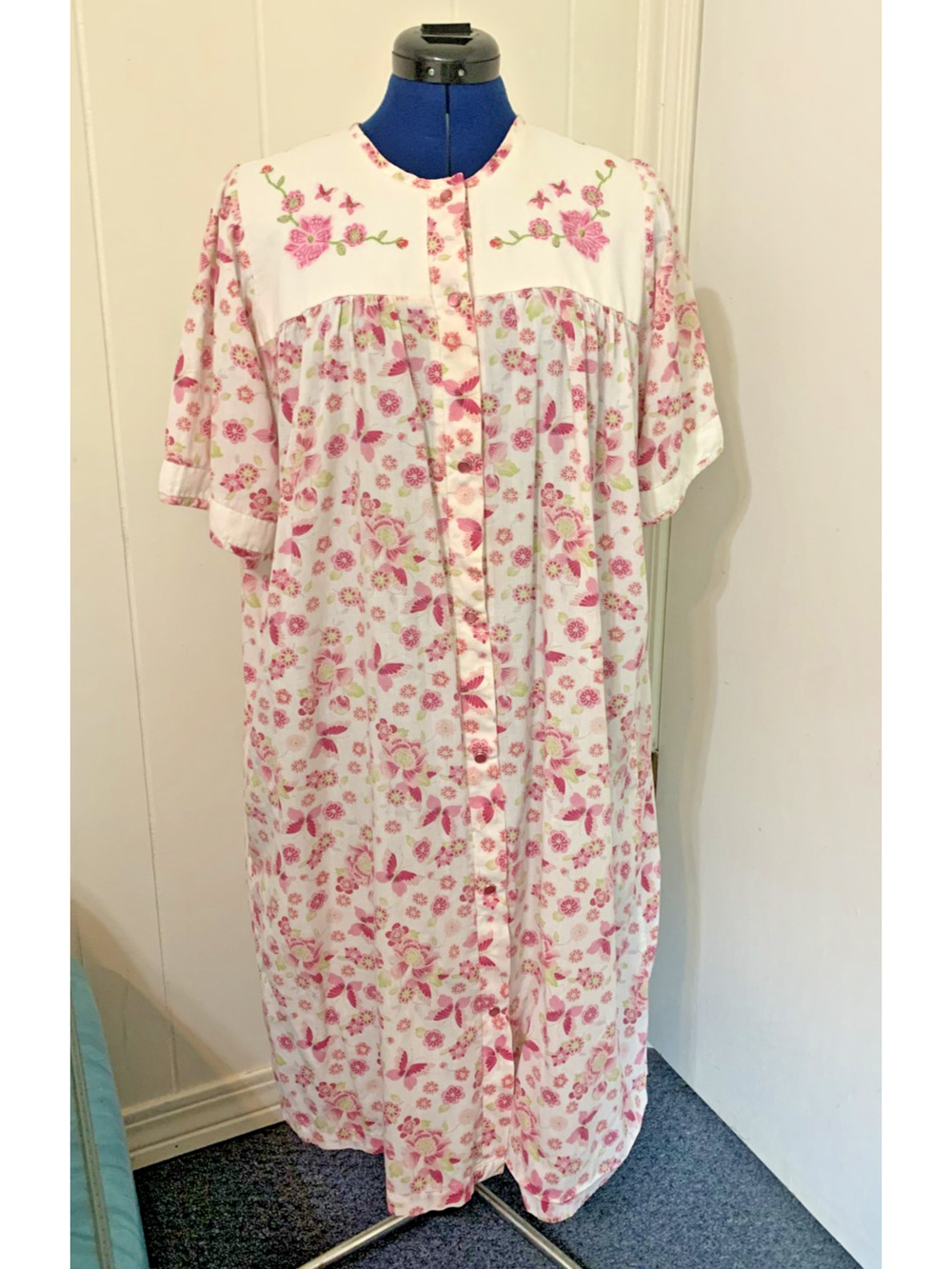 Vintage Coffee time Pearl snap Housecoat L Cotton Embroidered FLoral Grandma